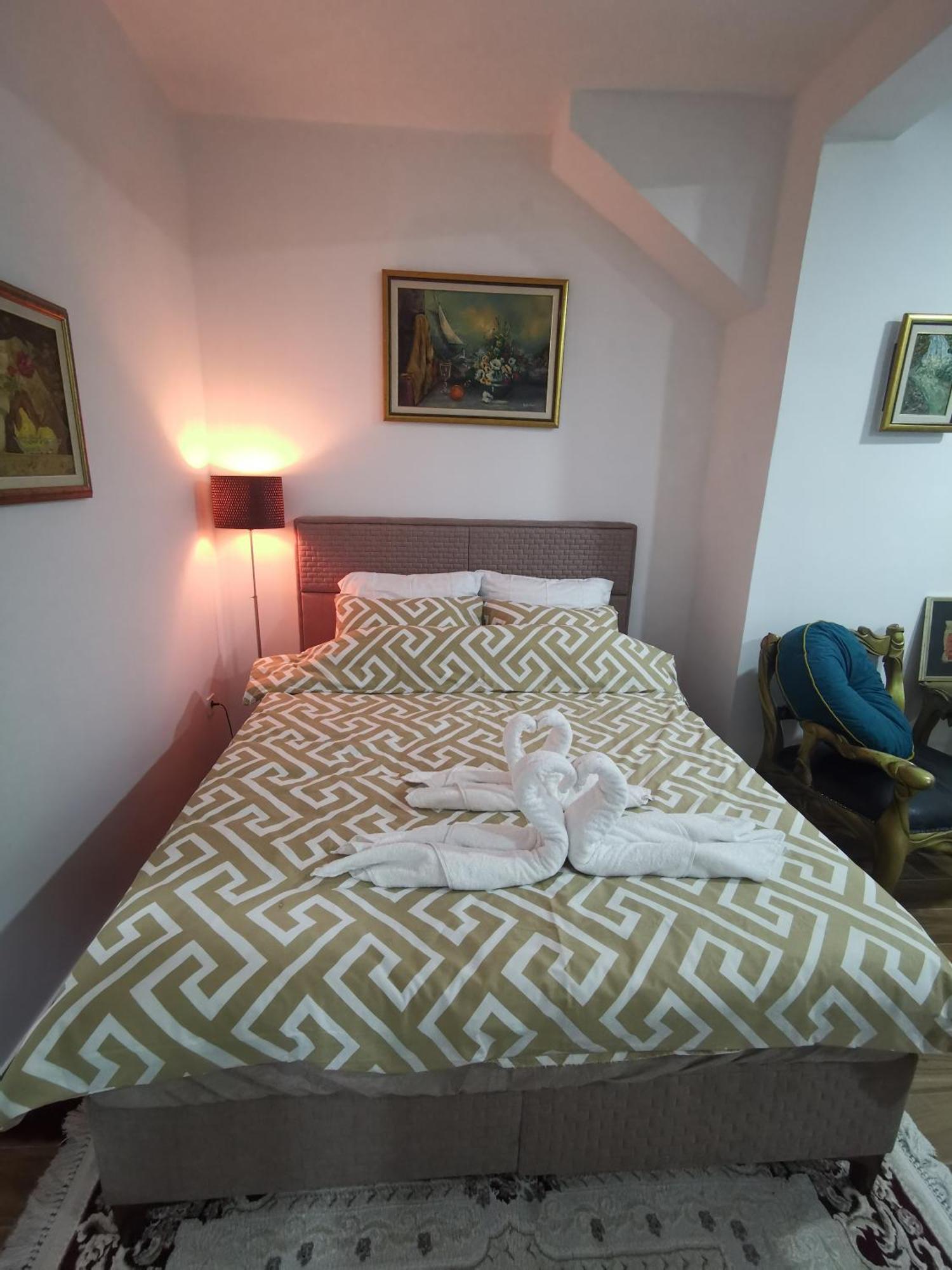 In Apartments Airport Mitrovici  Dış mekan fotoğraf
