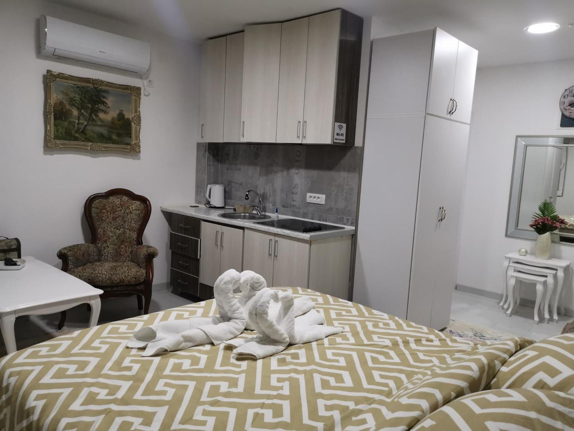 In Apartments Airport Mitrovici  Dış mekan fotoğraf