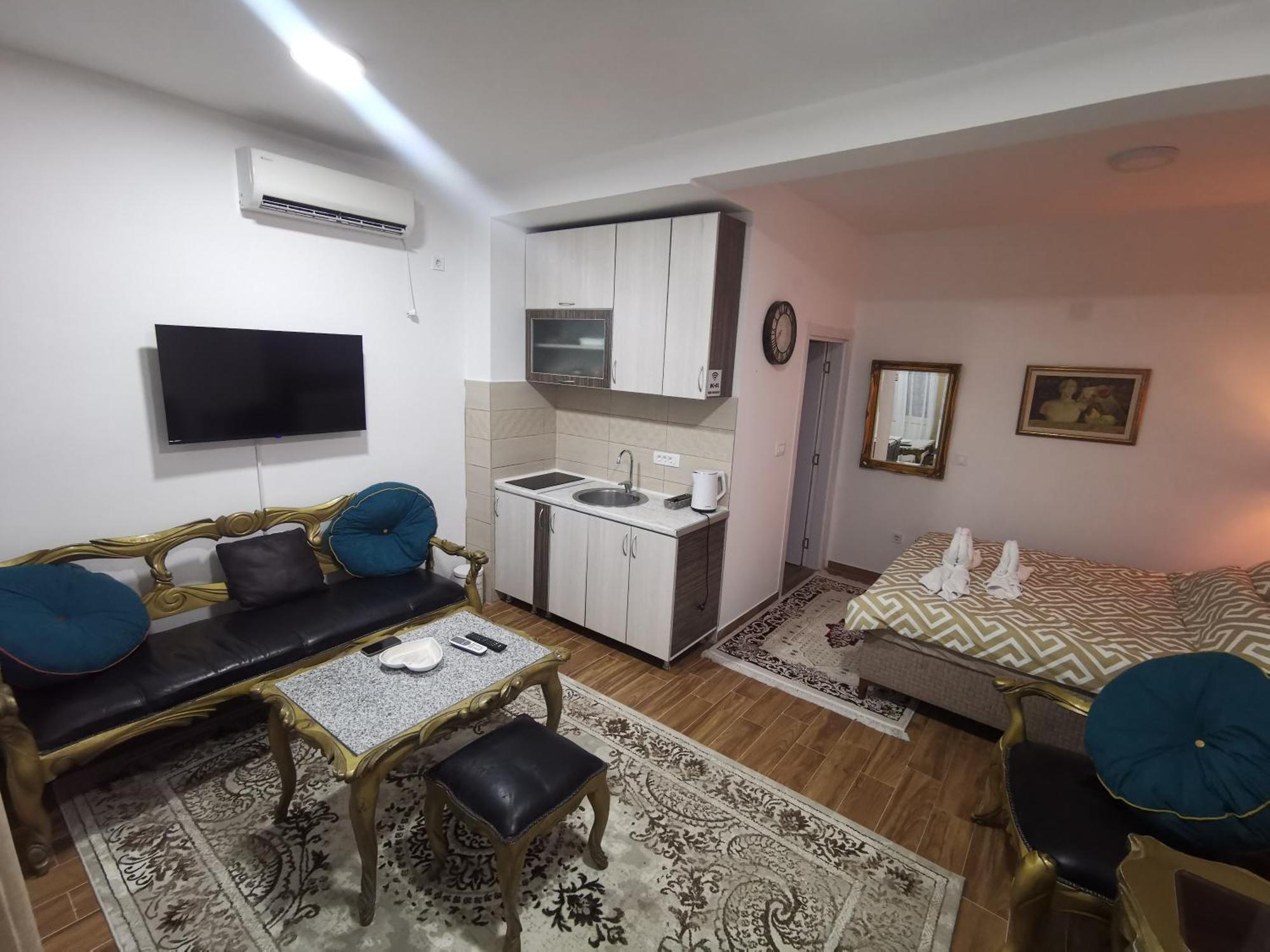 In Apartments Airport Mitrovici  Dış mekan fotoğraf