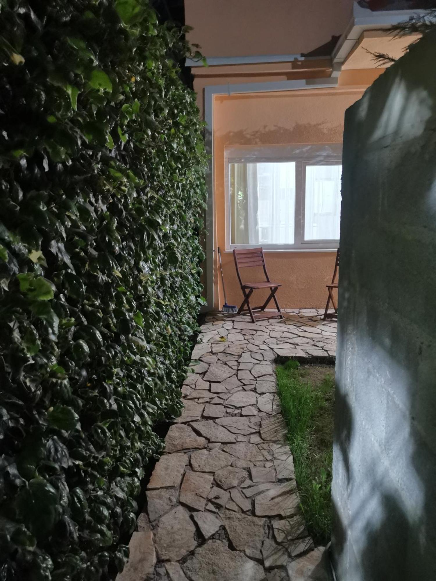 In Apartments Airport Mitrovici  Dış mekan fotoğraf